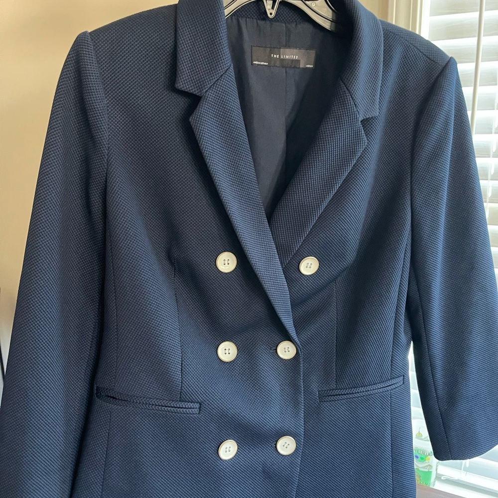Women’s fitted blazer